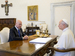 Su Santidad el Papa León XIV recibe al Alto Comisionado de las Naciones Unidas para los Refugiados, Barham Salih, en la Santa Sede.