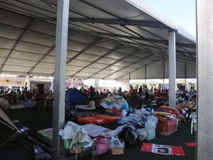 Un alojamiento temporal para personas afectadas por los mortíferos terremotos, en el Complejo Deportivo José María Vargas, en La Guaira, Venezuela.