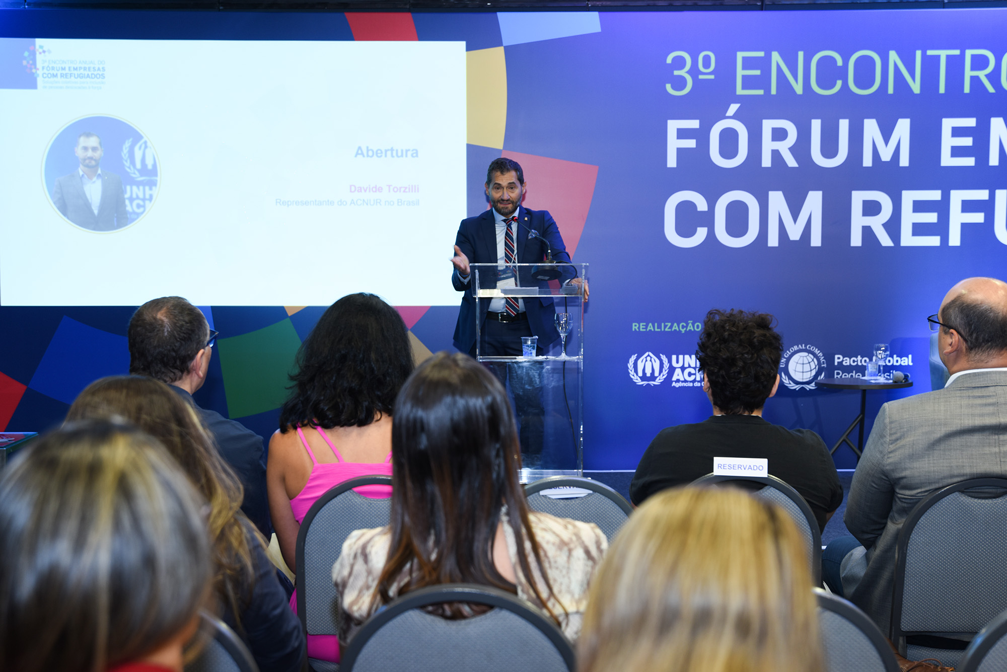 O representante do ACNUR no Brasil, Davide Torzilli, durante abertura do 3º Encontro Anual do Fórum Empresas com Refugiados