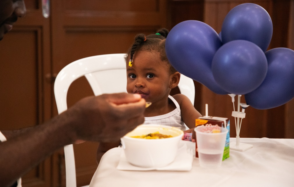 Em São Paulo, com o apoio do ACNUR, a soup joumou foi servida a cerca de 100 pessoas no primeiro dia de 2025