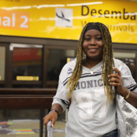 A haitiana Jeanne-Marie Hippolite chegou nesta quarta, 15, a Guarulhos (SP) e recebeu apoio do ACNUR para encontrar a família no Paraná