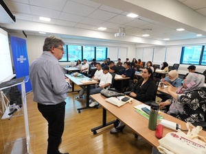 Curso de empreendedorismo para pessoas refugiadas afegãs tem mais de 30 inscritos em São Paulo (SP)
