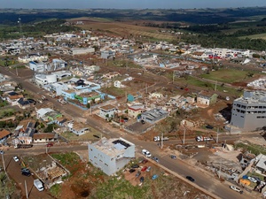 Município de Rio Bonito do Iguaçu (PR) teve 90% das residências destruídas por tornado