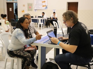 Em São Paulo, pessoas refugiadas e migrantes têm atendimento facilitado para regularizar documentação