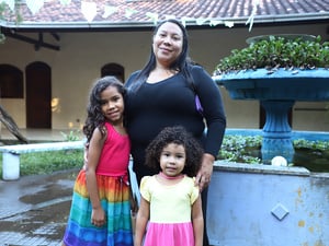 Maria José chegou a Nova Iguaçu (RJ) há três meses com as filhas Jazmin, de seis anos, e Jorgelys, de três