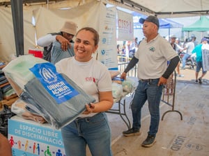 O ACNUR entrega itens essenciais de ajuda humanitária para sobreviventes dos terremotos na Venezuela.