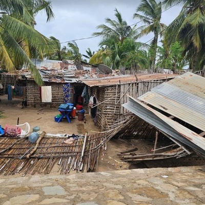 Um abrigo está em ruínas em Pemba, província de Cabo Delgado, depois que o Ciclone Chido atingiu o norte de Moçambique