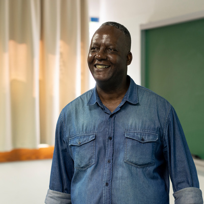 Carlos Mabutana em sala de aula na Universidade de São Paulo