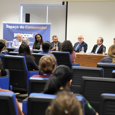 Representante do ACNUR, Davide Torzille, fala em evento de lançamento de cartilha sobre direitos do consumidor para pessoas refugiadas e migrantes, produzida pelo Procon-SP