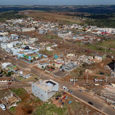 Município de Rio Bonito do Iguaçu (PR) teve 90% das residências destruídas por tornado