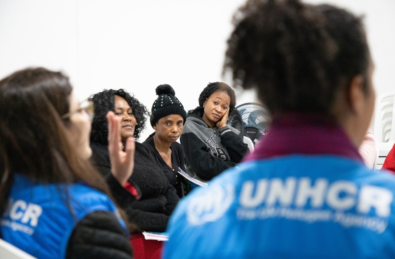 Mulheres haitianas participam de escuta feita pelo ACNUR para identificar necessidades da comunidade e acesso a direitos