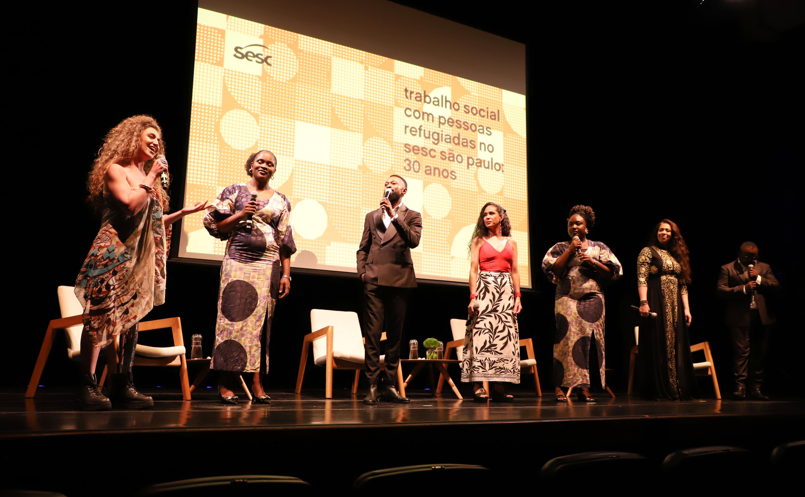 Evento foi aberto com apresentação musical do quinteto Os Escolhidos, com participação especial das cantoras refugiadas Oula Al-Saghir, Mah Mooni e Fran Castelar