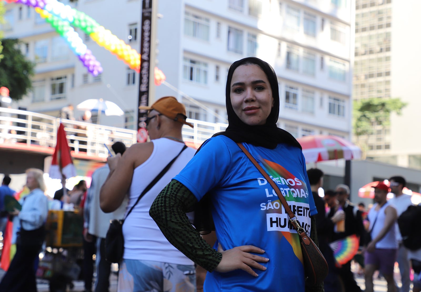 Pessoas refugiadas e equipe do ACNUR durante a 30a Parada do Orgulho LGBT+ de SP