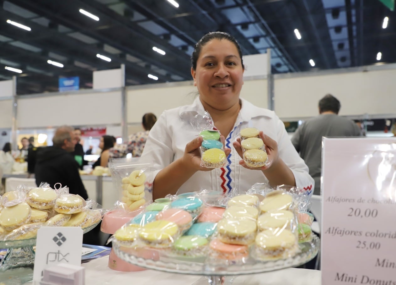 Marlene González, do Malu Dulces Doces, comercializa doces, bolos e salgados típicos do Paraguai