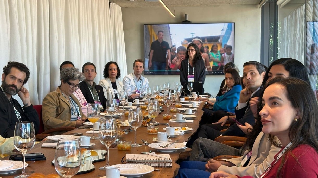 Representantes do setor privado em painel organizado pelo ACNUR durante a SP Climate Week