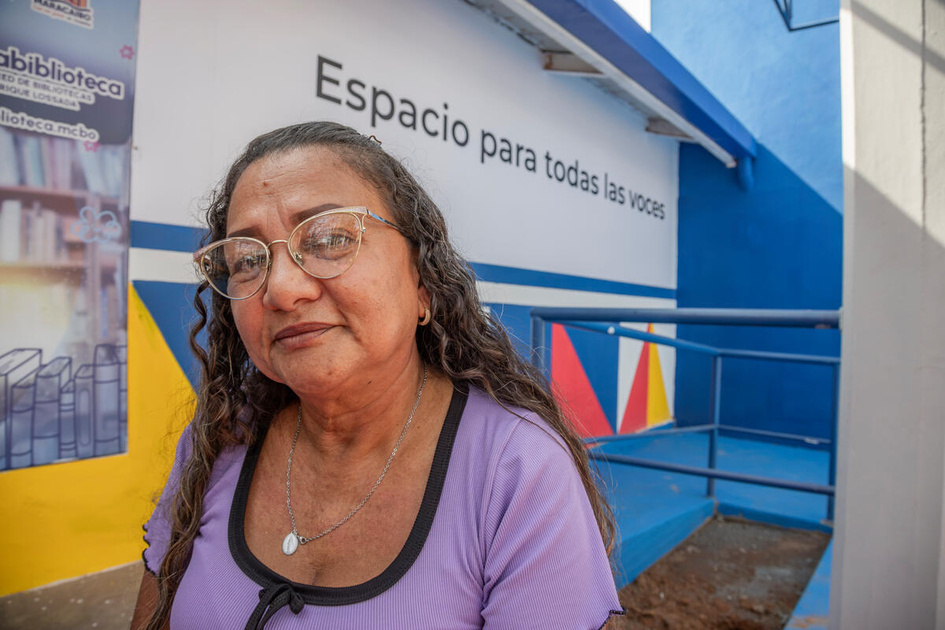 Mar&iacute;a Mercedes Moclet&oacute;n, de 58 anos, &eacute; uma das benefici&aacute;rias do Centro de Prote&ccedil;&atilde;o em Maracaibo, que faz parte de uma rede crescente de centros apoiados pelo ACNUR em toda a Venezuela para aproximar servi&ccedil;os de prote&ccedil;&atilde;o, assist&ecirc;ncia jur&iacute;dica, documenta&ccedil;&atilde;o civil, apoio psicossocial e mecanismos de encaminhamento das pessoas que mais precisam.