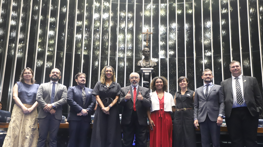 Representantes de diferentes ministérios, organizações não governamentais e instituições de governo compuseram a sessão comemorativa do Dia Internacional dos Direitos Humanos no Senado