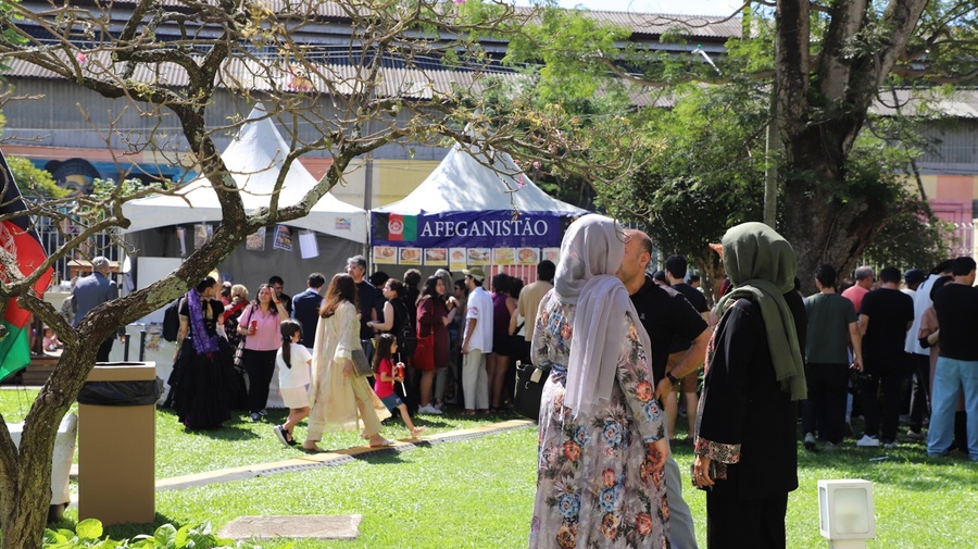 Cerca de 1,7 mil pessoas compareceram ao evento - dessas, cerca de 500 eram pessoas afegãs acolhidas e apoiadas por organizações que promoveram o Nowruz