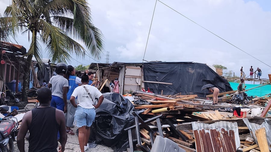Destroços após terremoto na Colômbia