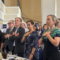 Viceministra de Asuntos Migratorios y Representante de ACNUR Colombia, Pablo Moreno ganador premio Nansen de Refugiados para las Américas 2025. 