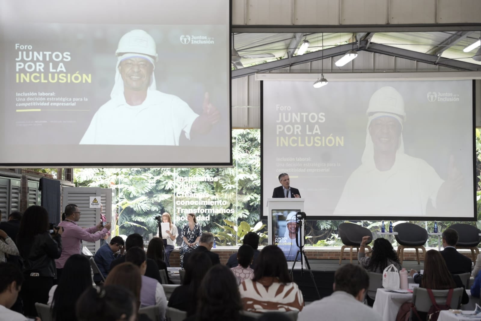 Auditorio del Foro Juntos por la Inclusión Medellín 
