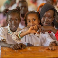 Escolares refugiadas sudanesas en la escuela del asentamiento de refugiados de Ura, Etiopía.