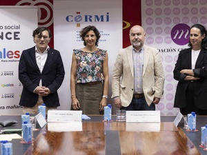Sophie Muller, representante de ACNUR en España; Luis Cayo Pérez Bueno, presidente del CERMI; Ana Peláez, vicepresidenta ejecutiva de la Fundación CERMI Mujeres, y Alberto Durán, vicepresidente ejecutivo de Fundación ONCE, fueron los encargados de suscribir el acuerdo en un acto celebrado en la sede de Fundación ONCE en Madrid.