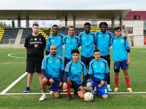 Varios de los integrantes de la Selección española de refugiados en la Ciudad Deportiva de Las Rozas