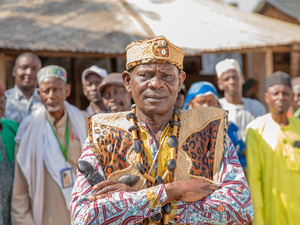 Martin Azia Sodea, Jefe de la aldea de Gado-Badzéré, al este de Camerún, es el ganador global del Premio Nansen para los Refugiados de ACNUR 2025.