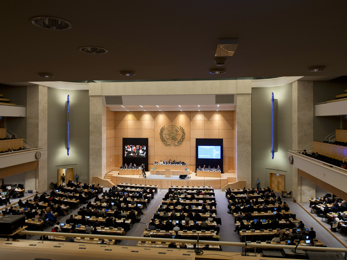 Una sala de la Organización de las Naciones Unidas vista desde atrás