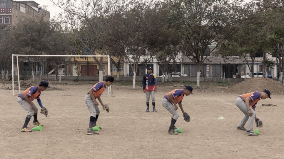 Los Astros entrenando en un parque del distrito de San Juan de Lurigancho, en el norte de Lima, Perú.