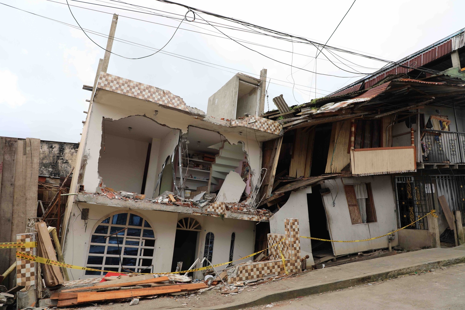 Vivienda afectada por el terremoto en el asentamiento Lleras, Buenaventura, Colombia.