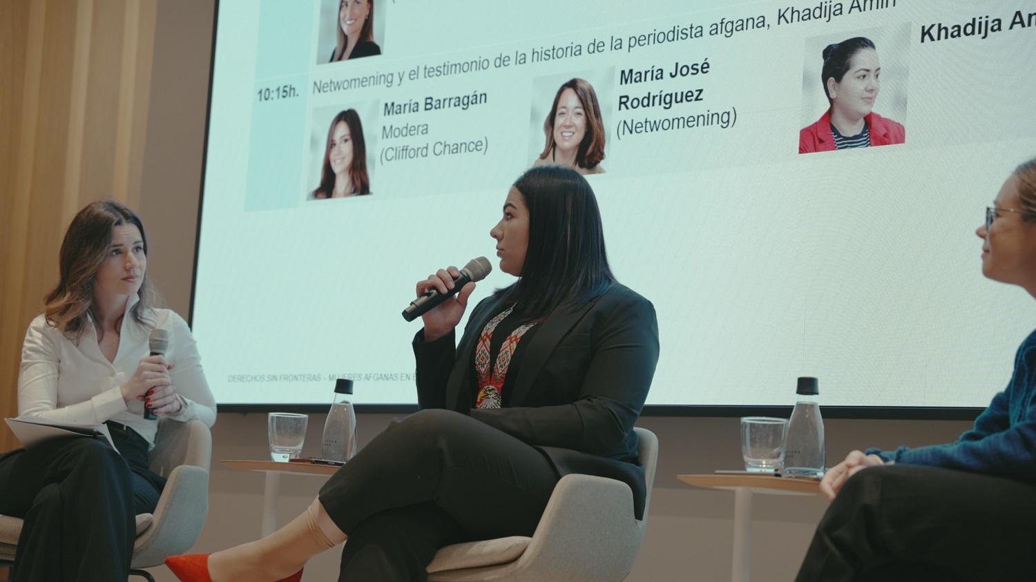 Khadija Amin participa en una mesa redonda sobre mujeres afganas en Espa&ntilde;a, organizada por Clifford Change y Netwomening.