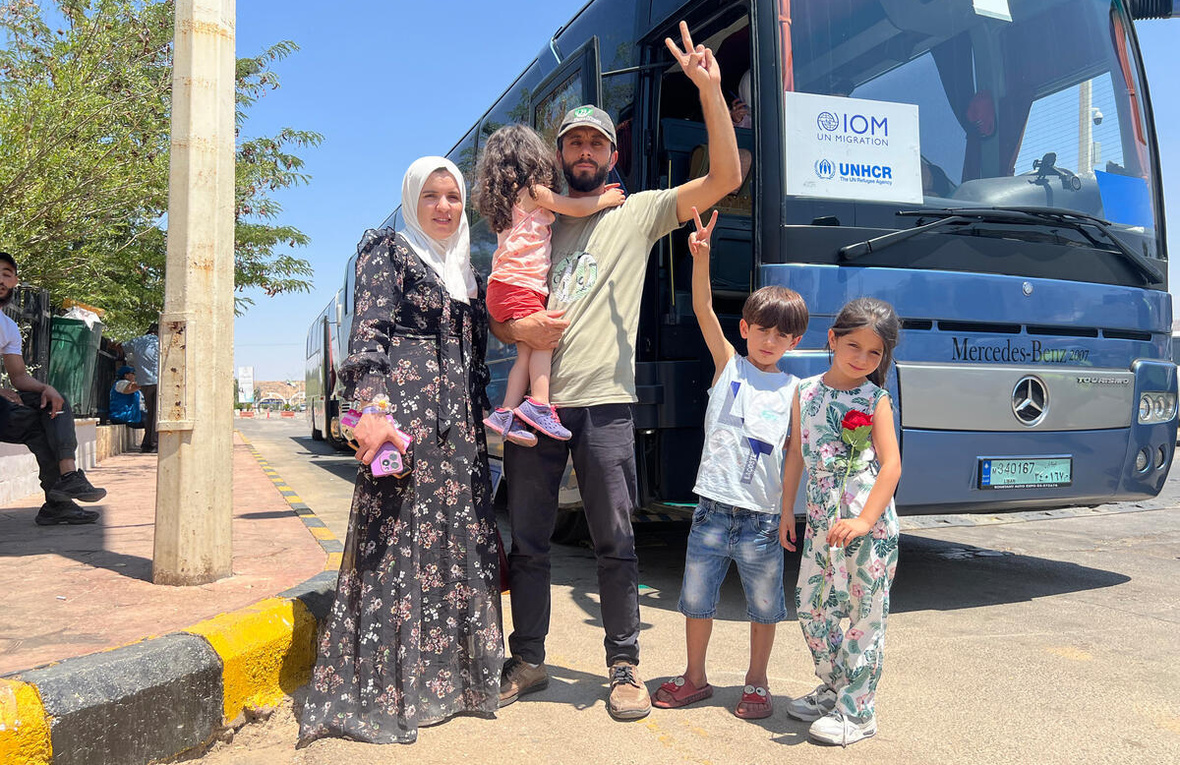 Ahmed y su familia llegan al paso fronterizo de Jdeidat Yabous el 29 de julio tras regresar del Líbano a Siria, de camino a su antiguo hogar en Idlib.