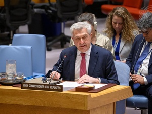 El Alto Comisionado de las Naciones Unidas para los Refugiados, Filippo Grandi, se dirige al Consejo de Seguridad de la ONU, en Nueva York, el 28 de abril de 2025.
