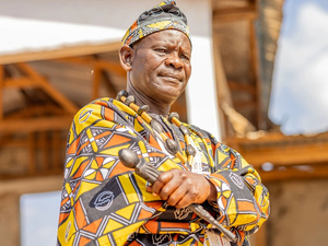 Martin Azia Sodea, Jefe de la aldea de Gado-Badzéré, en Camerún, es el ganador del Premio Nansen para los Refugiados de ACNUR 2025.