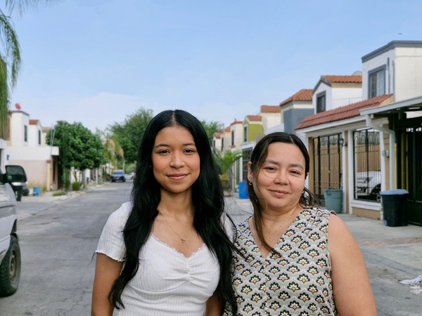 Rossmary con su mam&aacute; 