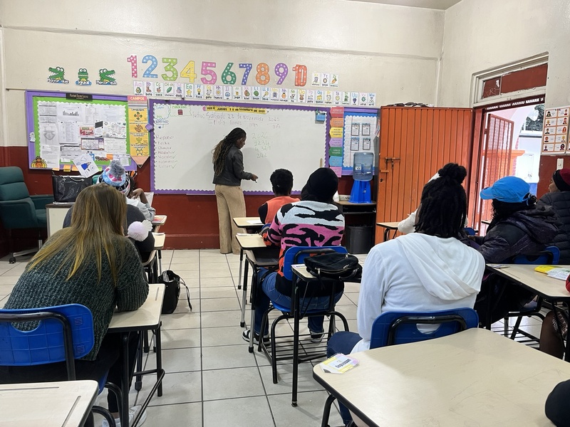  El objetivo de Bensadad siempre fue muy claro: continuar con sus estudios para construir su carrera profesional, y hacer todo lo necesario para traer a su familia a M&eacute;xico. 