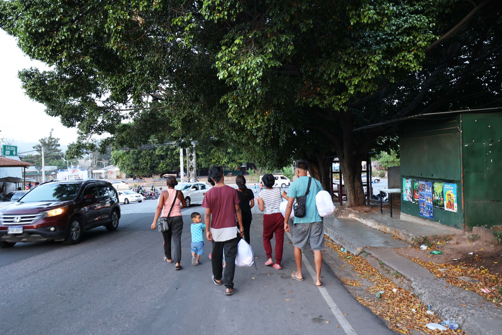 Honduras es un importante punto de tránsito de personas refugiadas y migrantes de más de 100 nacionalidades. En Tegucigalpa, ACNUR brinda asistencia humanitaria distribuyendo kits de higiene, colchonetas que contribuyen a mejorar las condiciones de recepción de albergues de la sociedad civil.