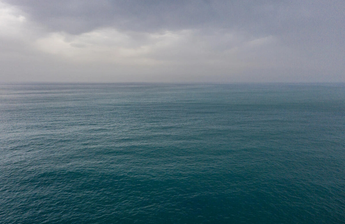Una vista del mar Mediterráneo desde la ciudad siciliana de Catania, Italia.
