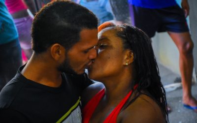 Mais de 50 casais venezuelanos participam de casamento coletivo em Boa Vista
