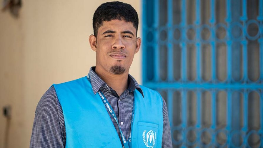 "Os refugiados me dizem que o que faço é nobre, mas sinceramente estou com medo. Eu corro esses riscos porque amo meu trabalho. Estou comprometido em defender nossos direitos humanos. " - Ilyas, 30