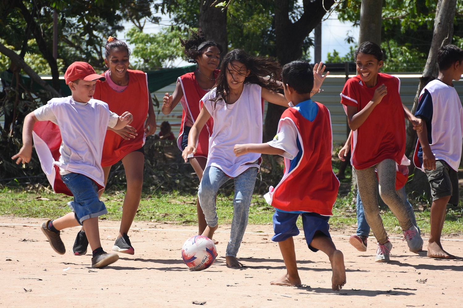O Futebol e as Brincadeiras de Bola - A Família dos Jogos de Bola