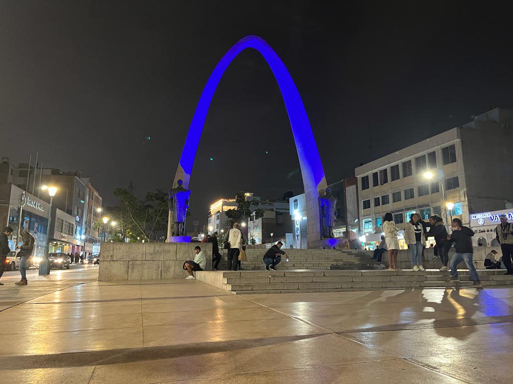 El Arco Parabólico en Tacna.