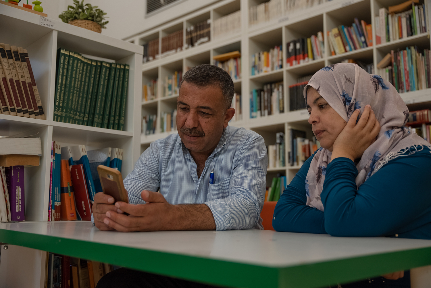 Una familia de refugiados sirios comienza una nueva vida en España tras los terremotos de Türkiye.