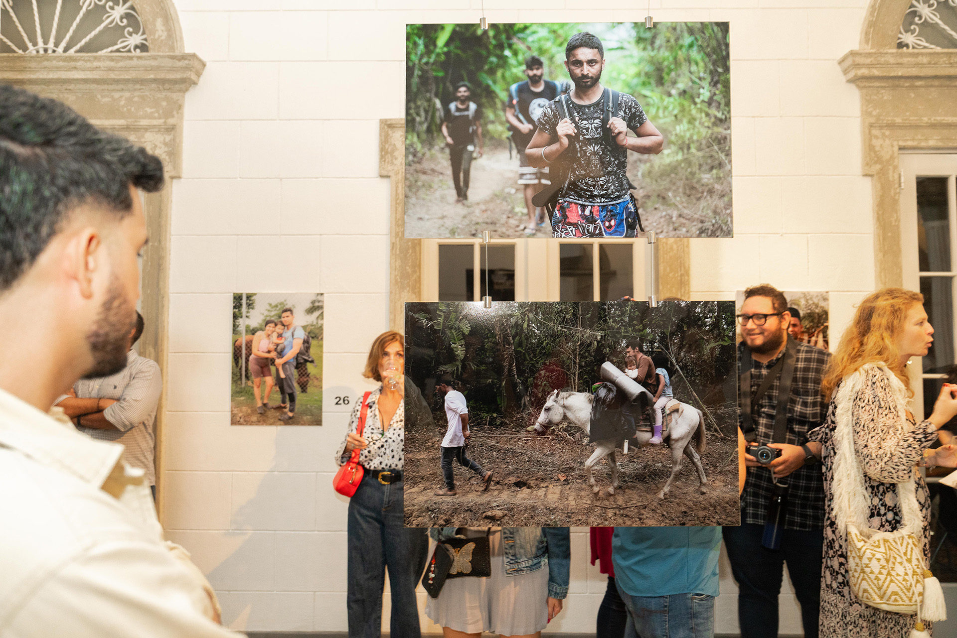 Inauguración de la exposición fotográfica &quot;Los que pasan&quot;.