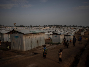 República Democrática del Congo. El Jefe de Relaciones Exteriores visita a personas desplazadas en Bunia