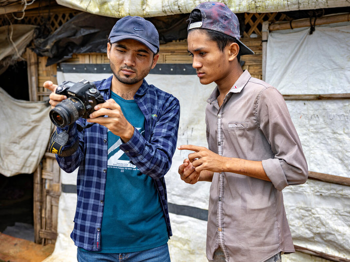 Bangladesh. Los Narradores Rohingyas, ganadores regionales para Asia y el Pacífico del Premio Nansen para los Refugiados de ACNUR 2023, iluminan a su comunidad.