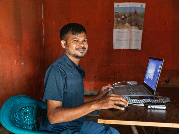 Bangladesh. Los Narradores Rohingyas, ganadores regionales para Asia y el Pacífico del Premio Nansen para los Refugiados de ACNUR 2023, iluminan a su comunidad.