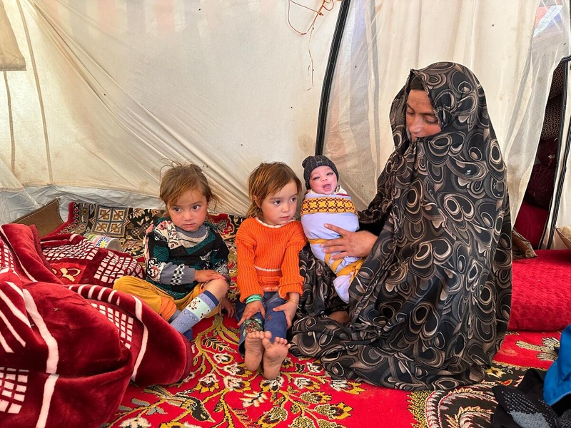ACNUR y sus socios intensifican la asistencia a las familias afectadas por una serie de terremotos en Herat, al oeste de Afganistán